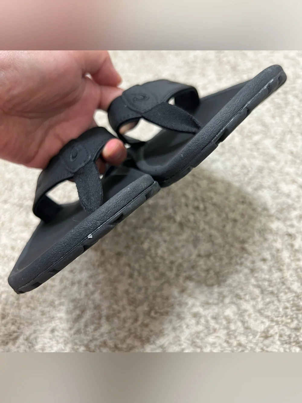 OluKai Ohana Men’s Beach Sandals Black Size 7